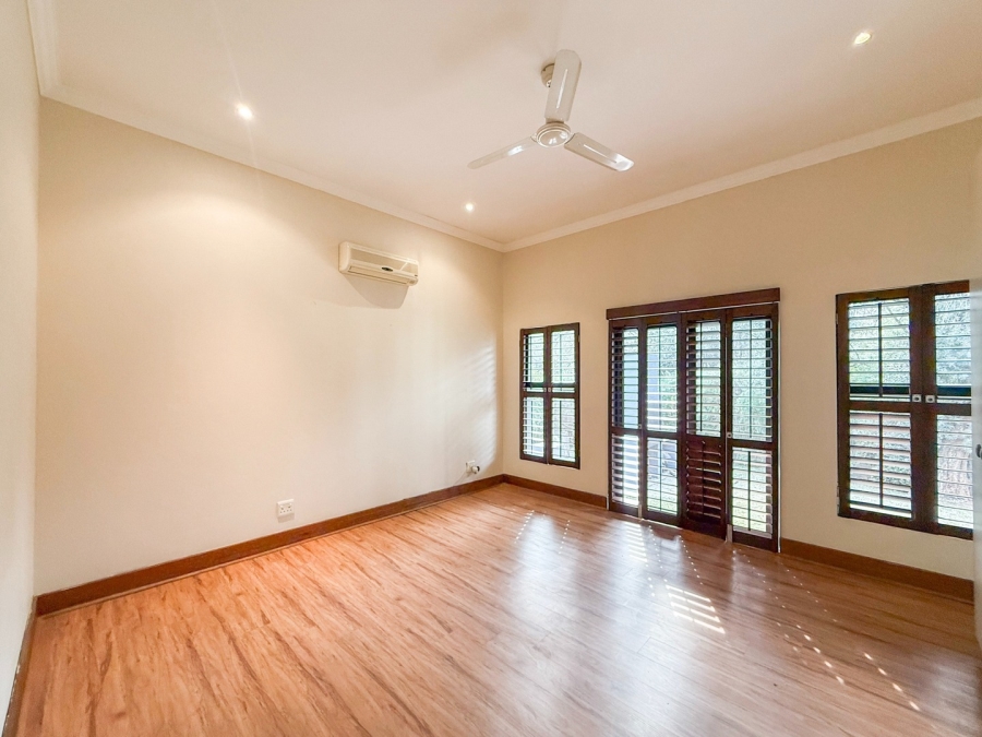 6 Bedroom Property for Sale in The Coves North West